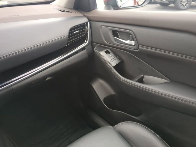 Used 2023 Nissan Rogue SL w/ SL Premium Package image 20