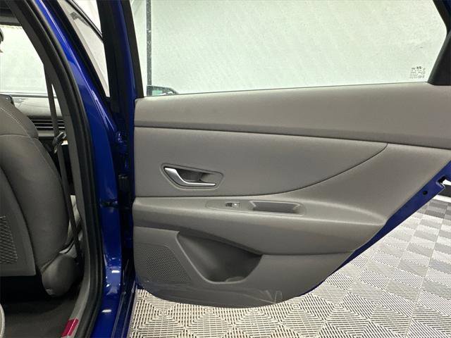 New 2025 Hyundai Elantra SEL image 18