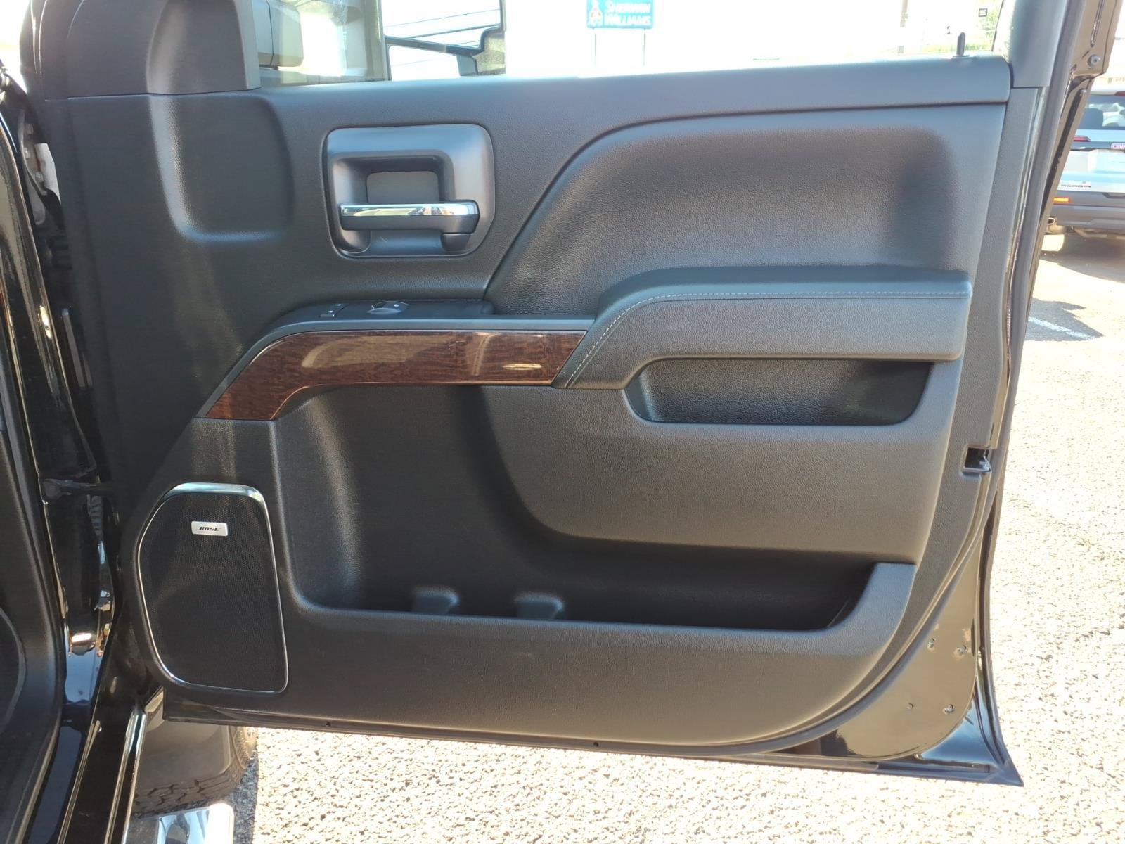 Used 2019 GMC Sierra 2500 SLT w/ Duramax Plus Package AWD/4WD image 28