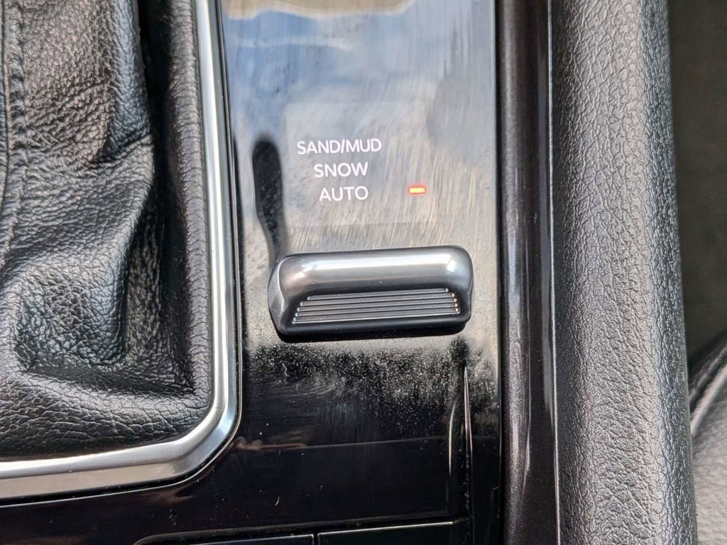 Used 2024 Jeep Compass Latitude image 21