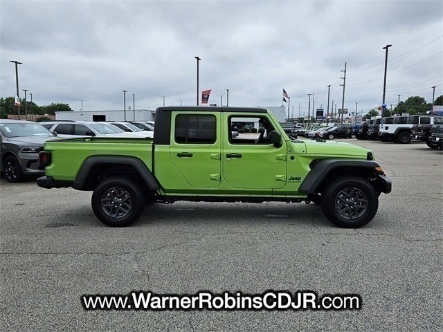 New 2025 Jeep Gladiator Sport image 13