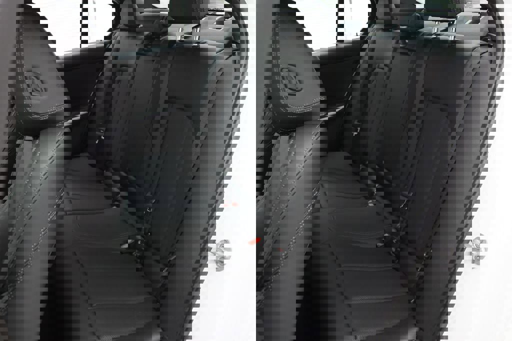 Used 2024 BMW 330i xDrive Sedan w/ Convenience Package image 12