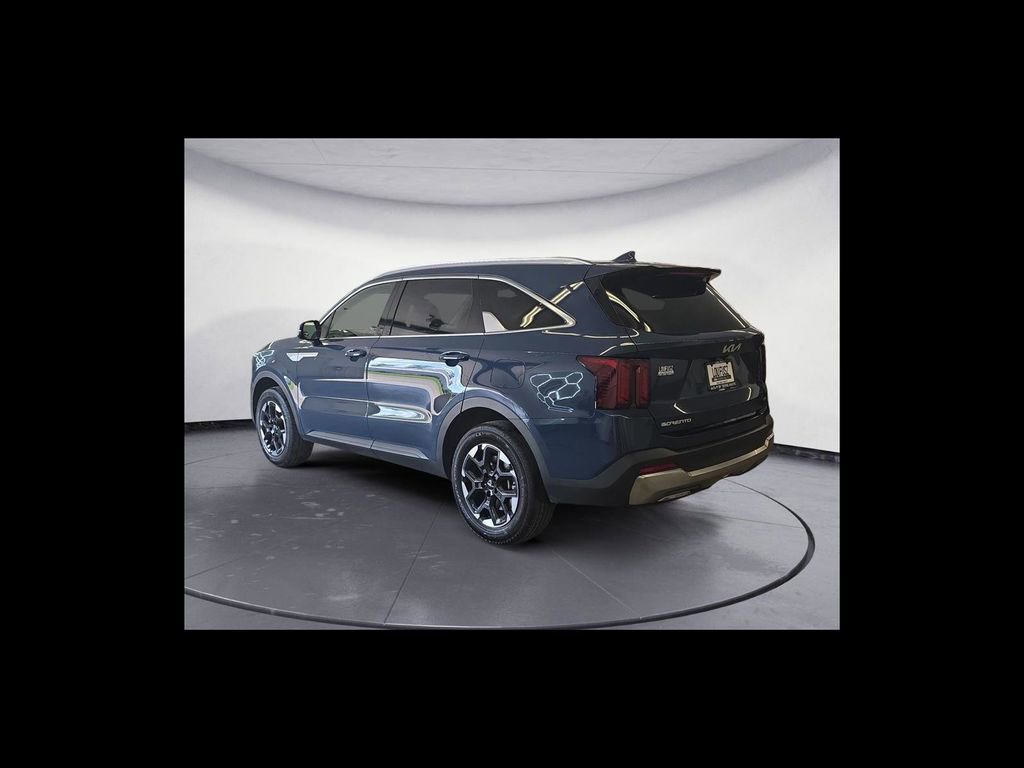 Used 2024 Kia Sorento S w/ Panoramic Sunroof Package AWD/4WD image 4