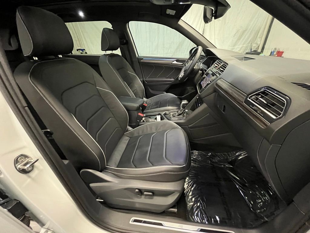 Used 2023 Volkswagen Tiguan SEL R-Line image 23