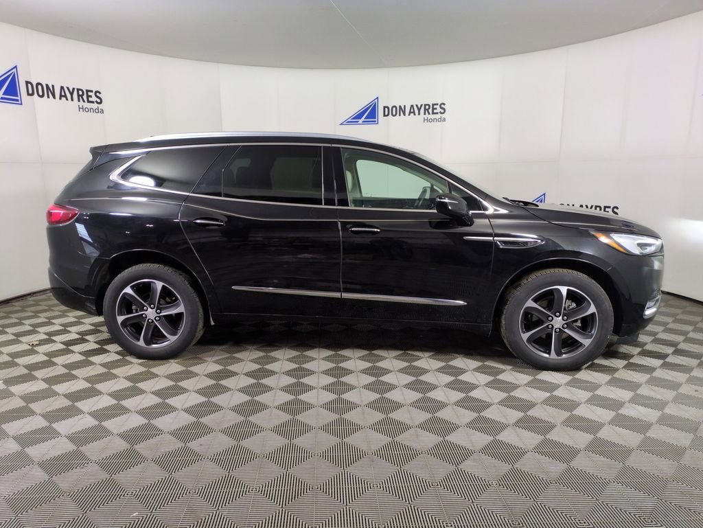 Used 2021 Buick Enclave Essence w/ Sport Touring Edition image 9