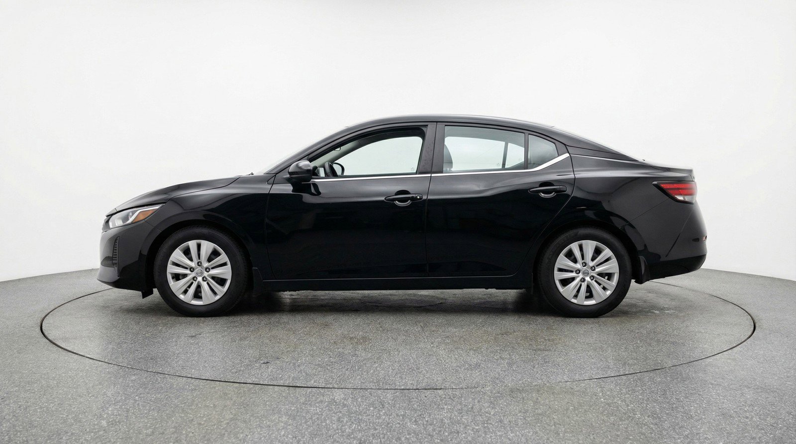 Used 2025 Nissan Sentra S image 5