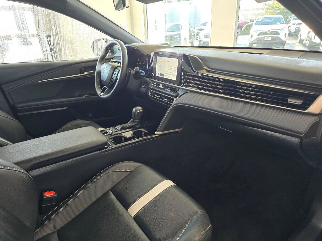 Used 2025 Toyota Camry SE image 45