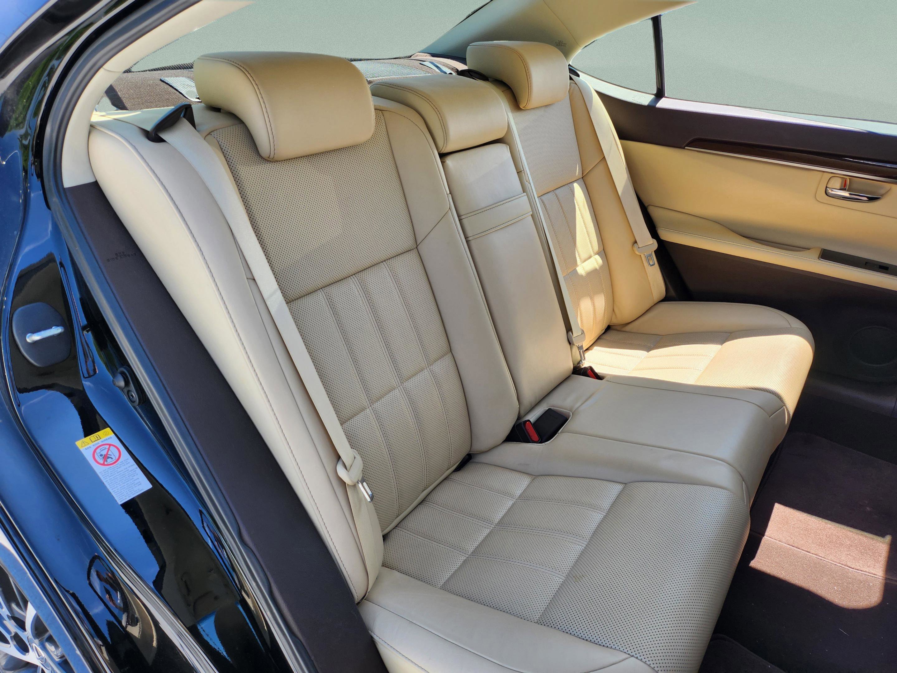 Used 2018 Lexus ES 350 w/ Luxury Package w/Wood Trim FWD image 14