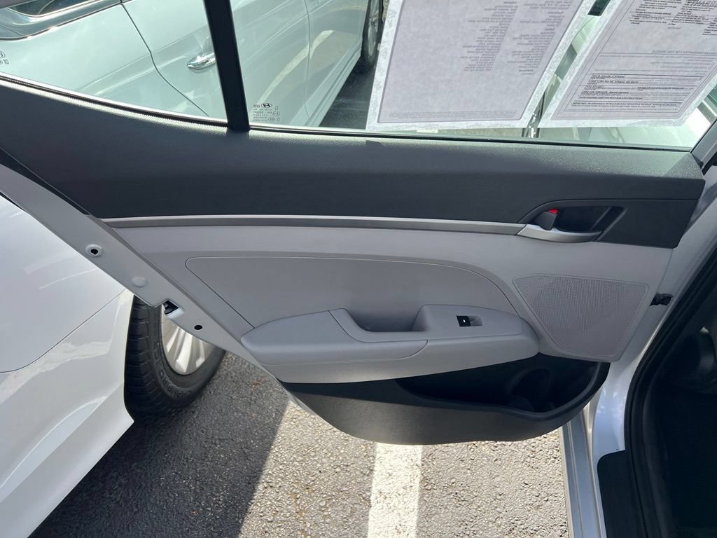 Used 2018 Hyundai Elantra SE FWD image 14