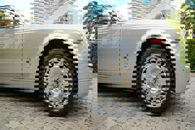 Used 2013 Rolls-Royce Phantom Sedan image 37