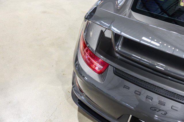 Used 2016 Porsche 911 GT3 RWD image 17