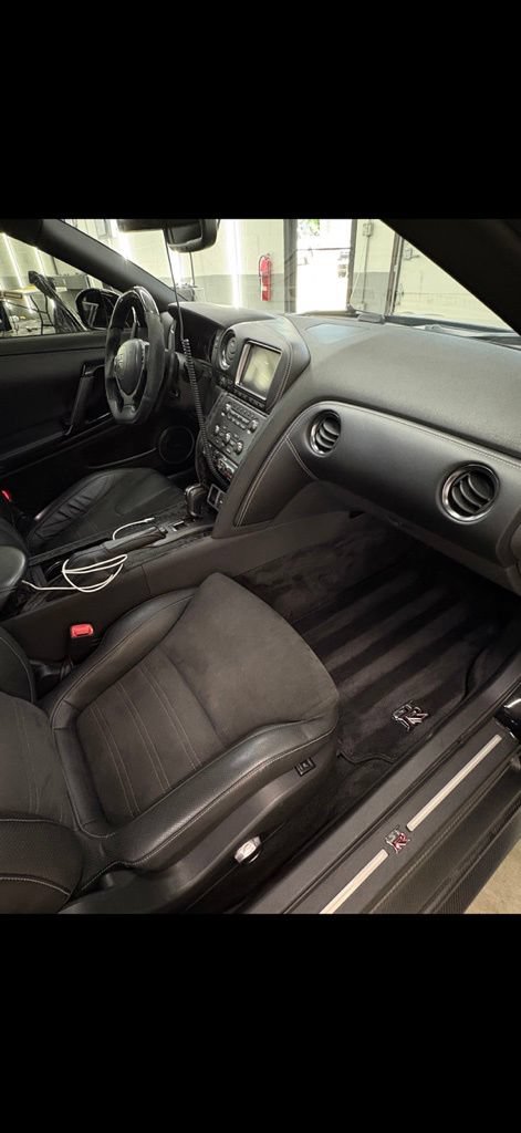 Used 2016 Nissan GT-R Premium AWD/4WD image 11