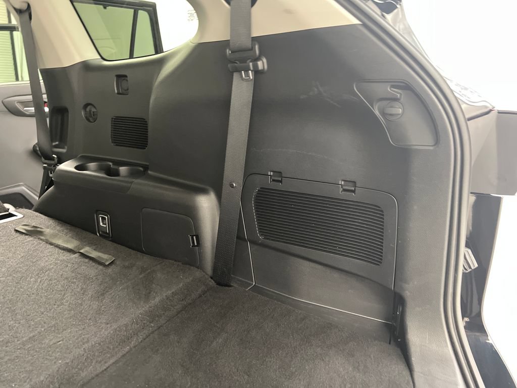 Used 2025 Toyota Highlander XLE FWD image 46
