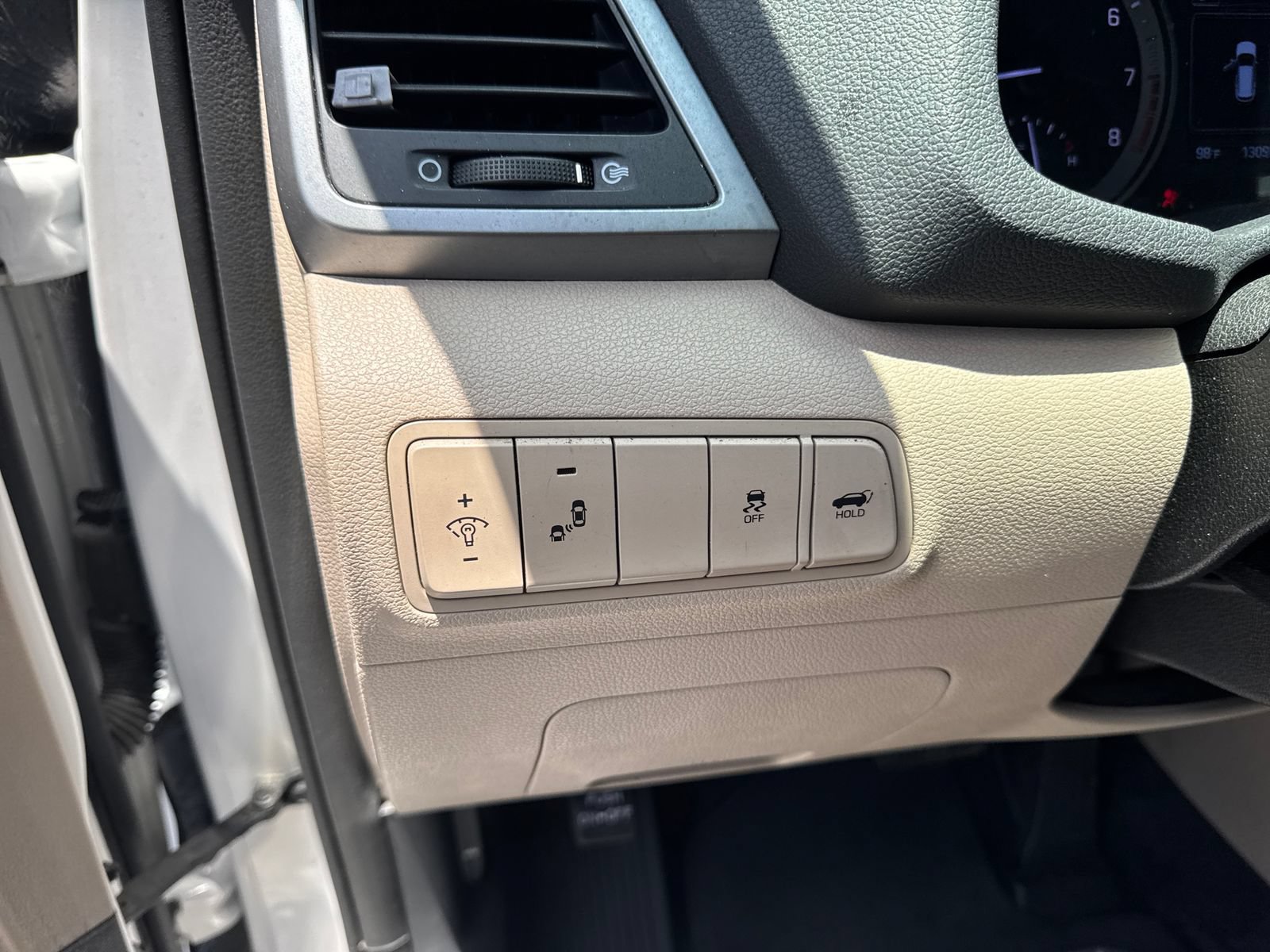 Used 2018 Hyundai Tucson Value FWD image 23
