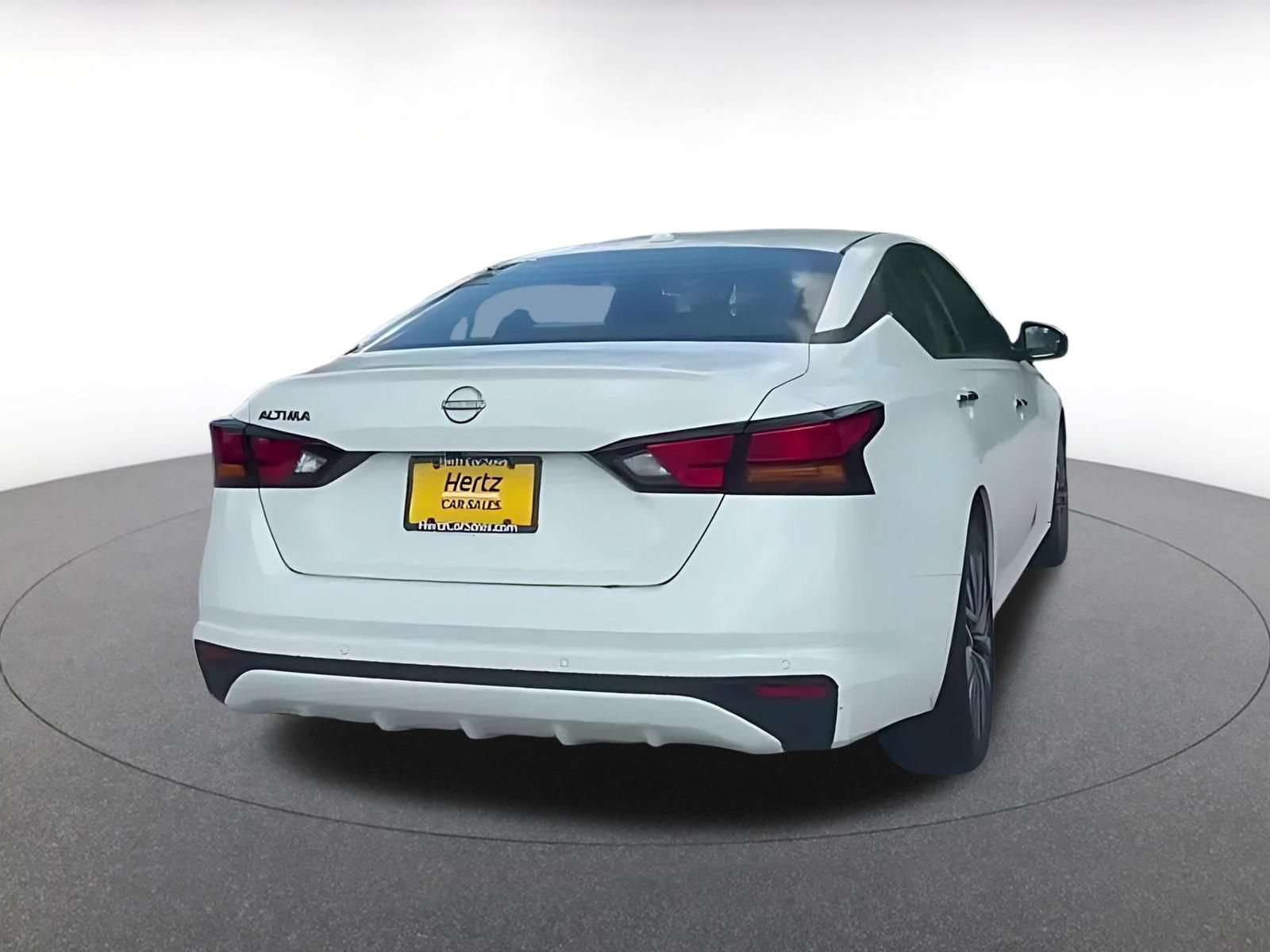 Used 2025 Nissan Altima 2.5 SV FWD image 13
