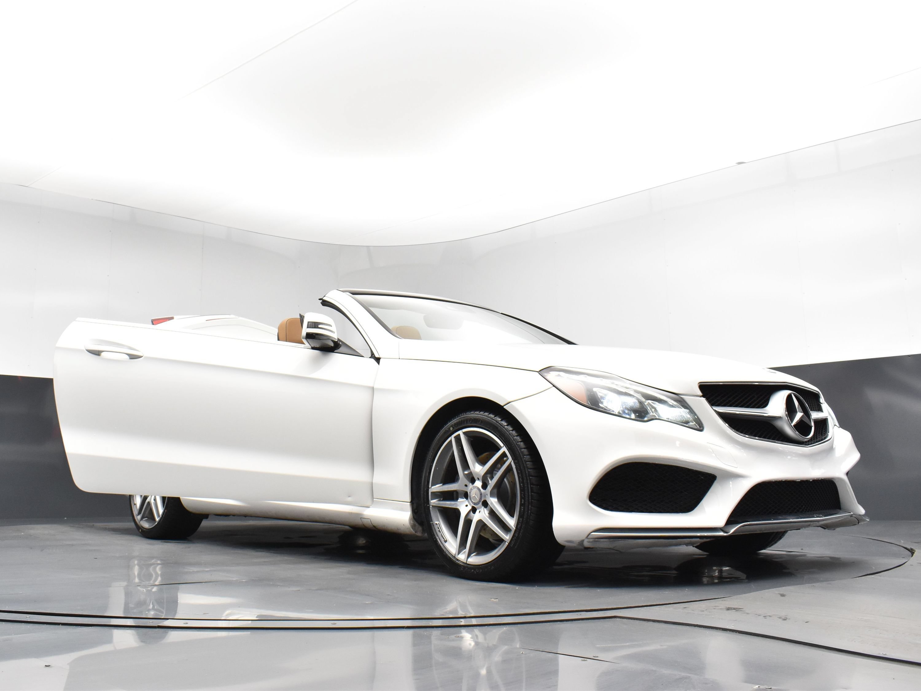 Used 2017 Mercedes-Benz E 400 Cabriolet w/ Premium 2 Package image 32