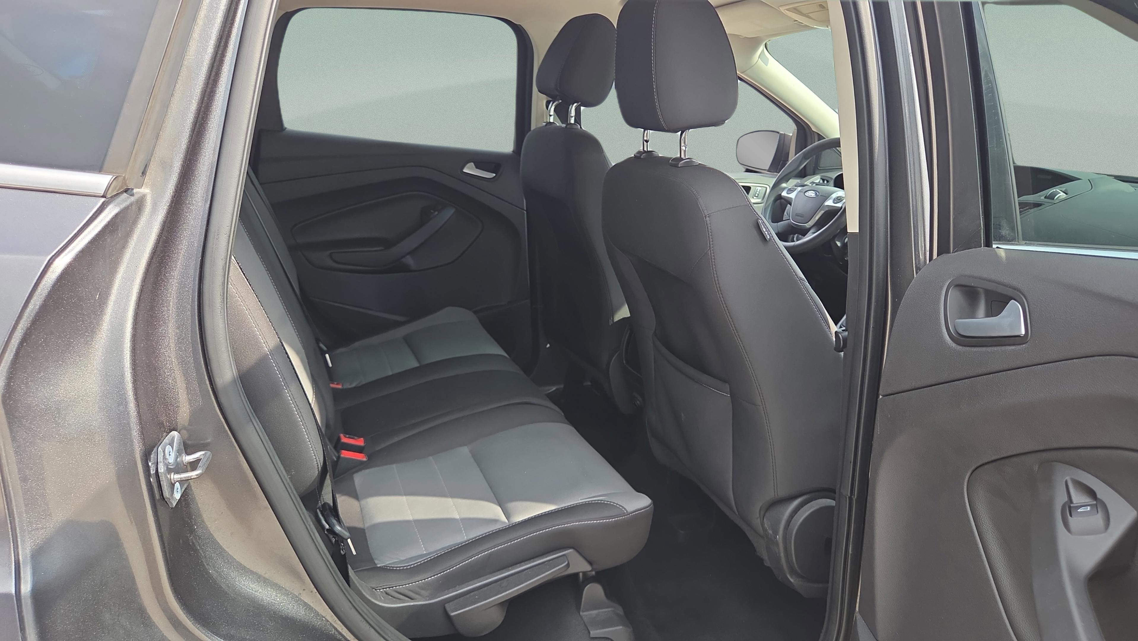 Used 2016 Ford Escape SE FWD image 15