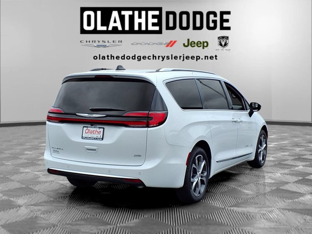 New 2026 Chrysler Pacifica Pinnacle AWD/4WD image 31