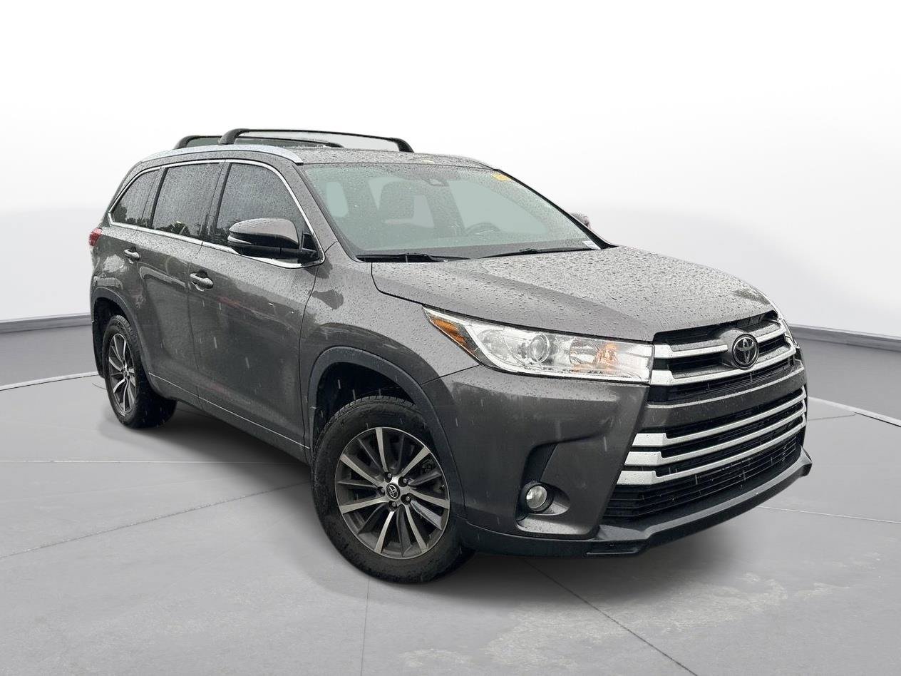 Used 2017 Toyota Highlander XLE AWD/4WD image 4