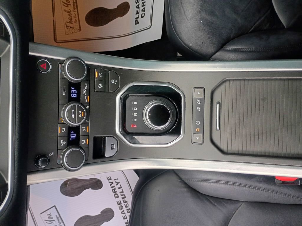 Used 2017 Land Rover Range Rover Evoque SE image 24