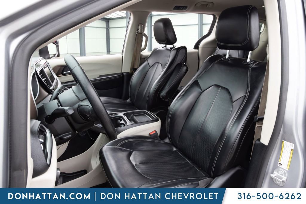 Used 2021 Chrysler Voyager Lxi FWD image 12