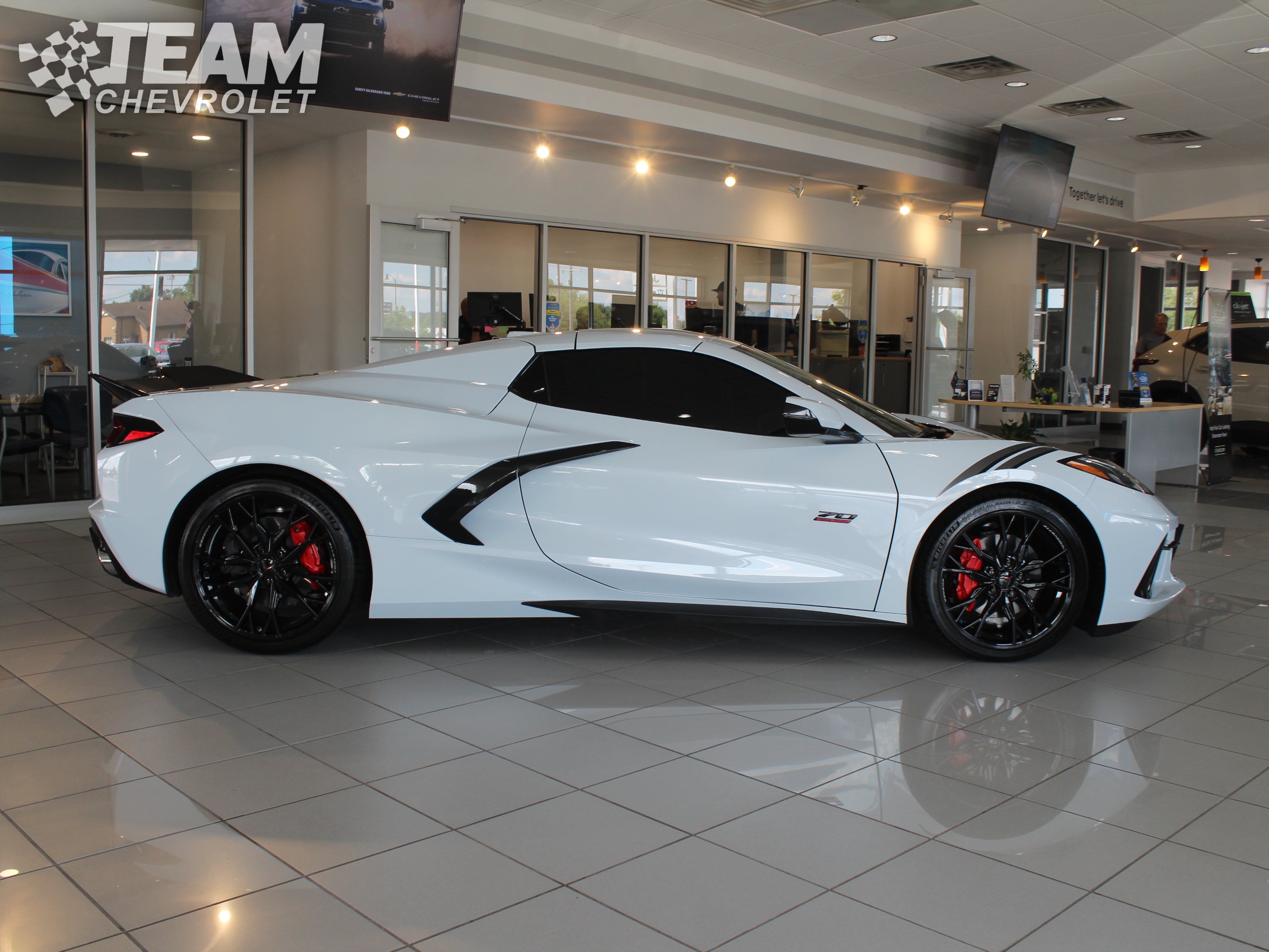 Used 2023 Chevrolet Corvette Stingray Preferred Conv w/ Battery Protection Package RWD image 3