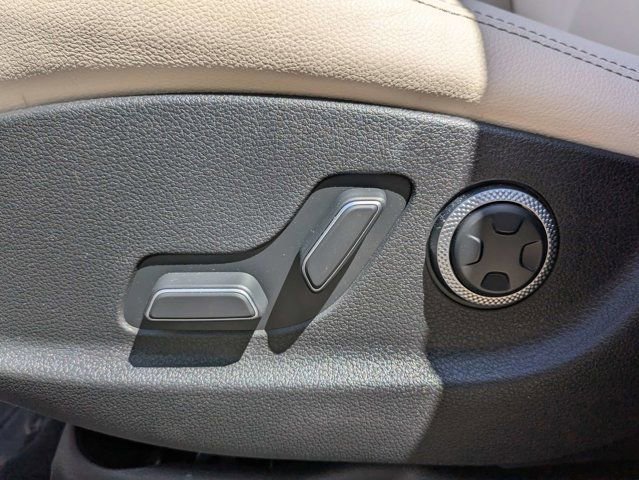 Used 2023 Genesis GV70 2.5T w/ Advanced Package AWD/4WD image 21