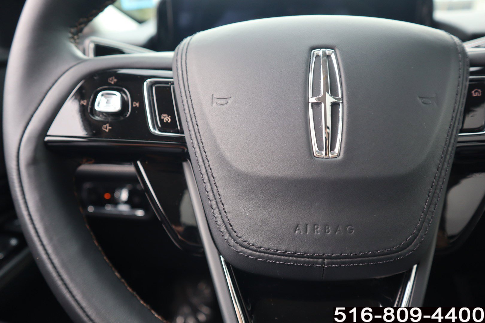 Used 2025 Lincoln Aviator AWD image 25