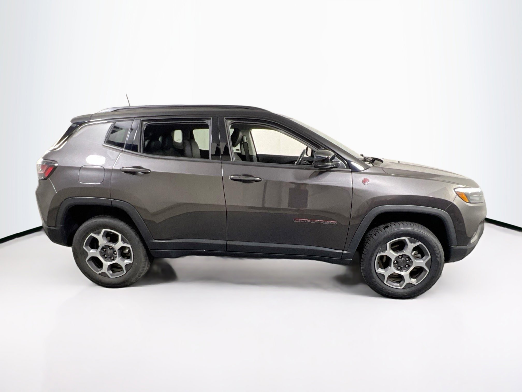 Used 2022 Jeep Compass Trailhawk w/ Trailhawk Elite Group image 4
