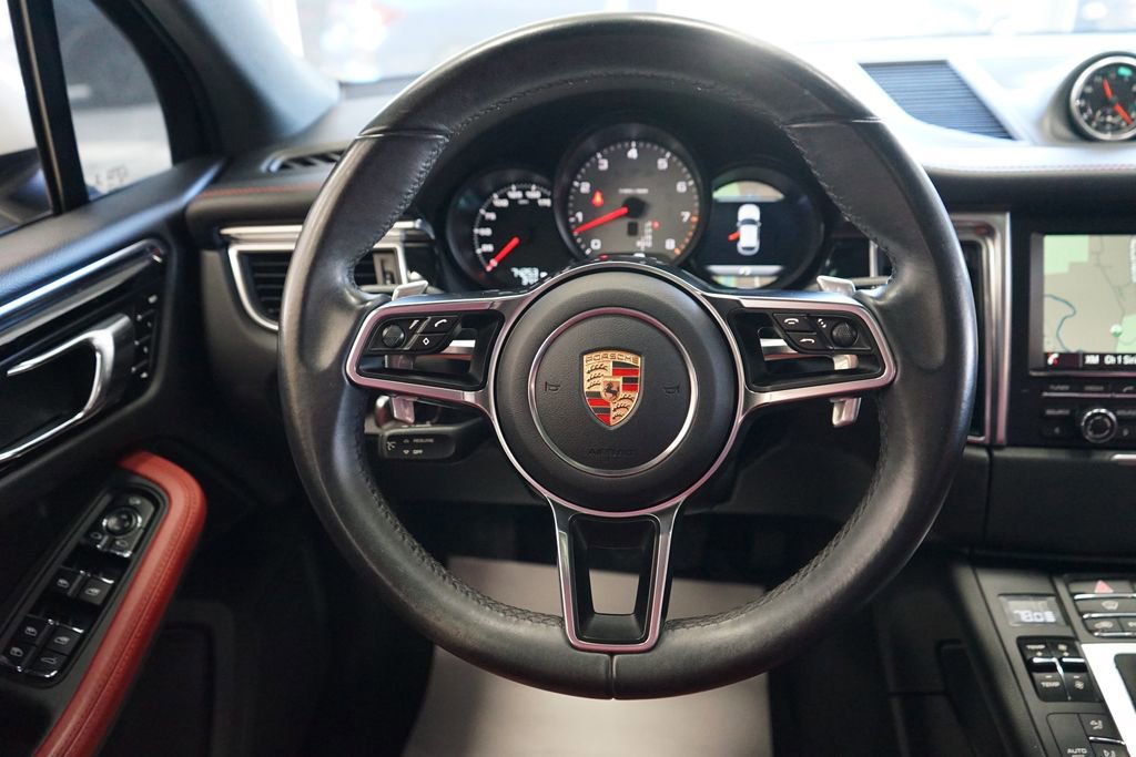 Used 2015 Porsche Macan S w/ Premium Package Plus image 32