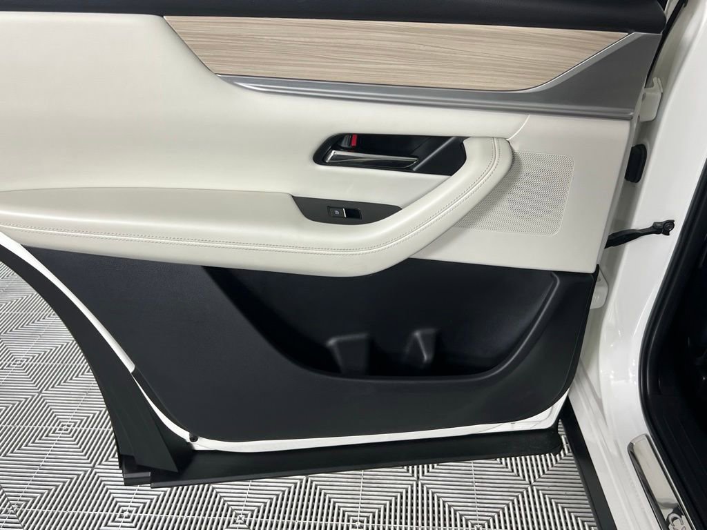 Used 2024 MAZDA CX-90 Plug-In Hybrid w/ Premium Plus image 28