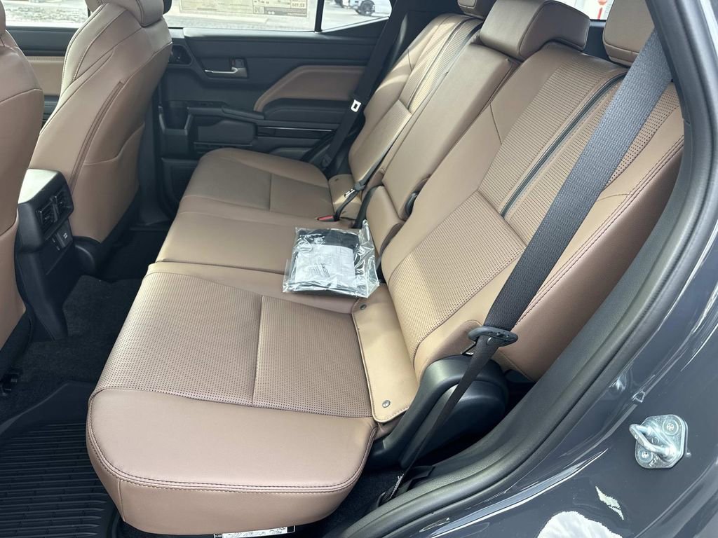 New 2026 Toyota 4Runner Limited AWD/4WD image 11