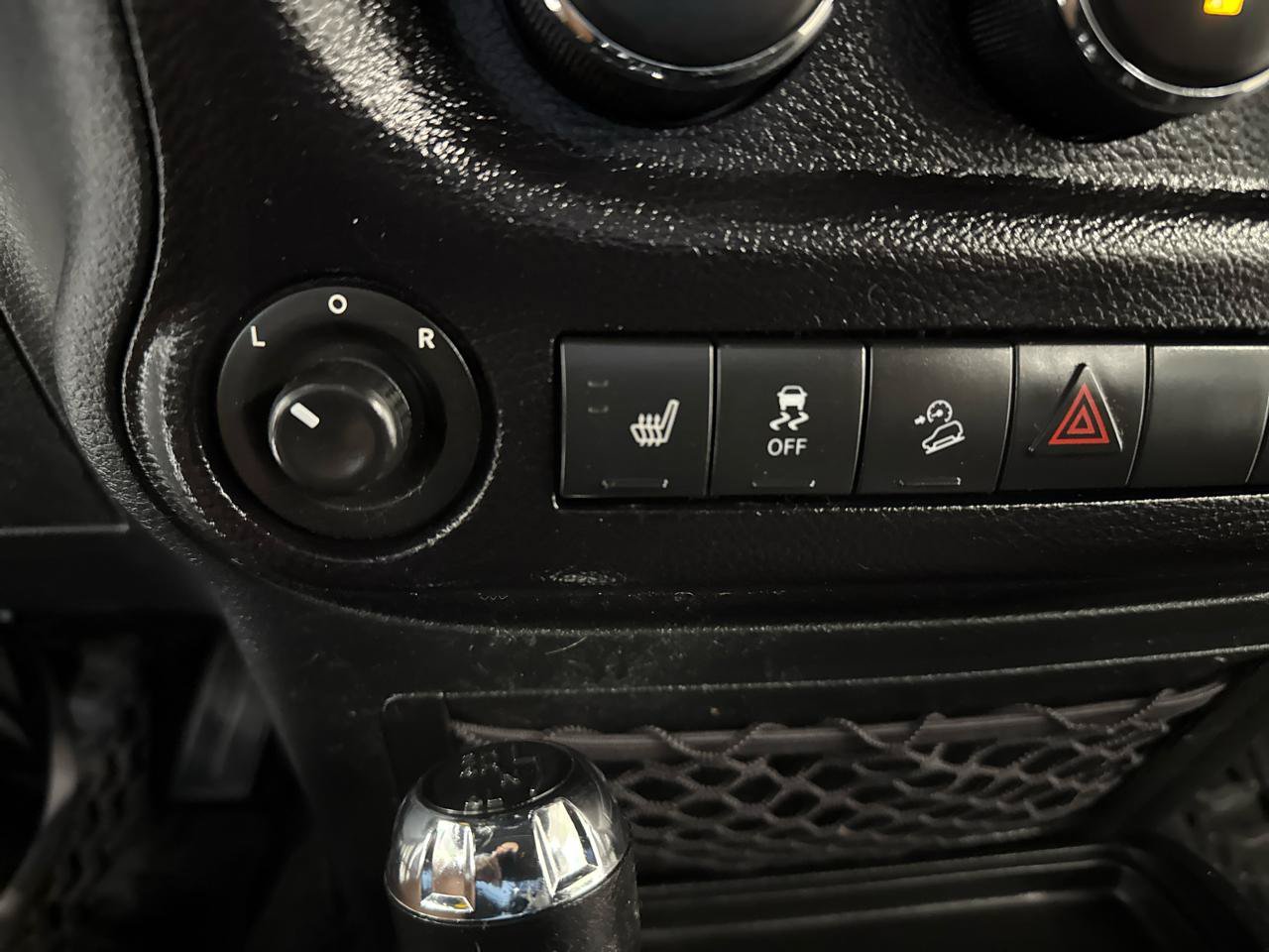 Used 2016 Jeep Wrangler Unlimited Rubicon AWD/4WD image 23