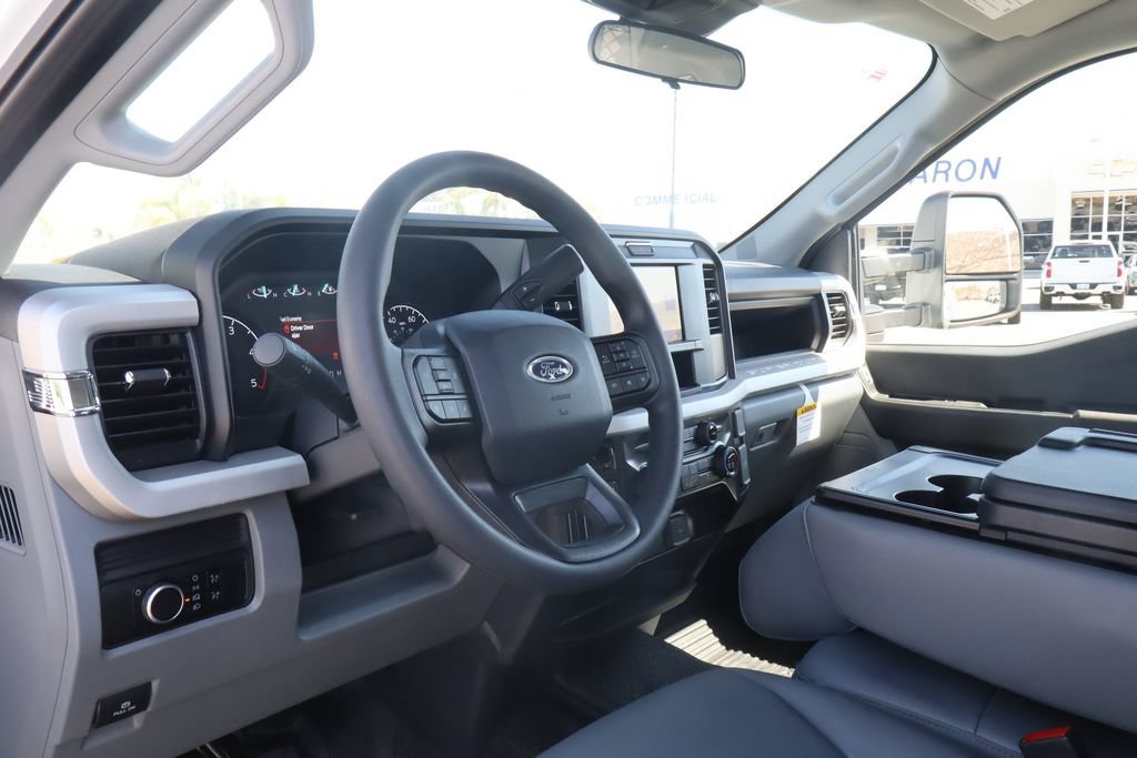 New 2026 Ford F550 4x4 Crew Cab image 16