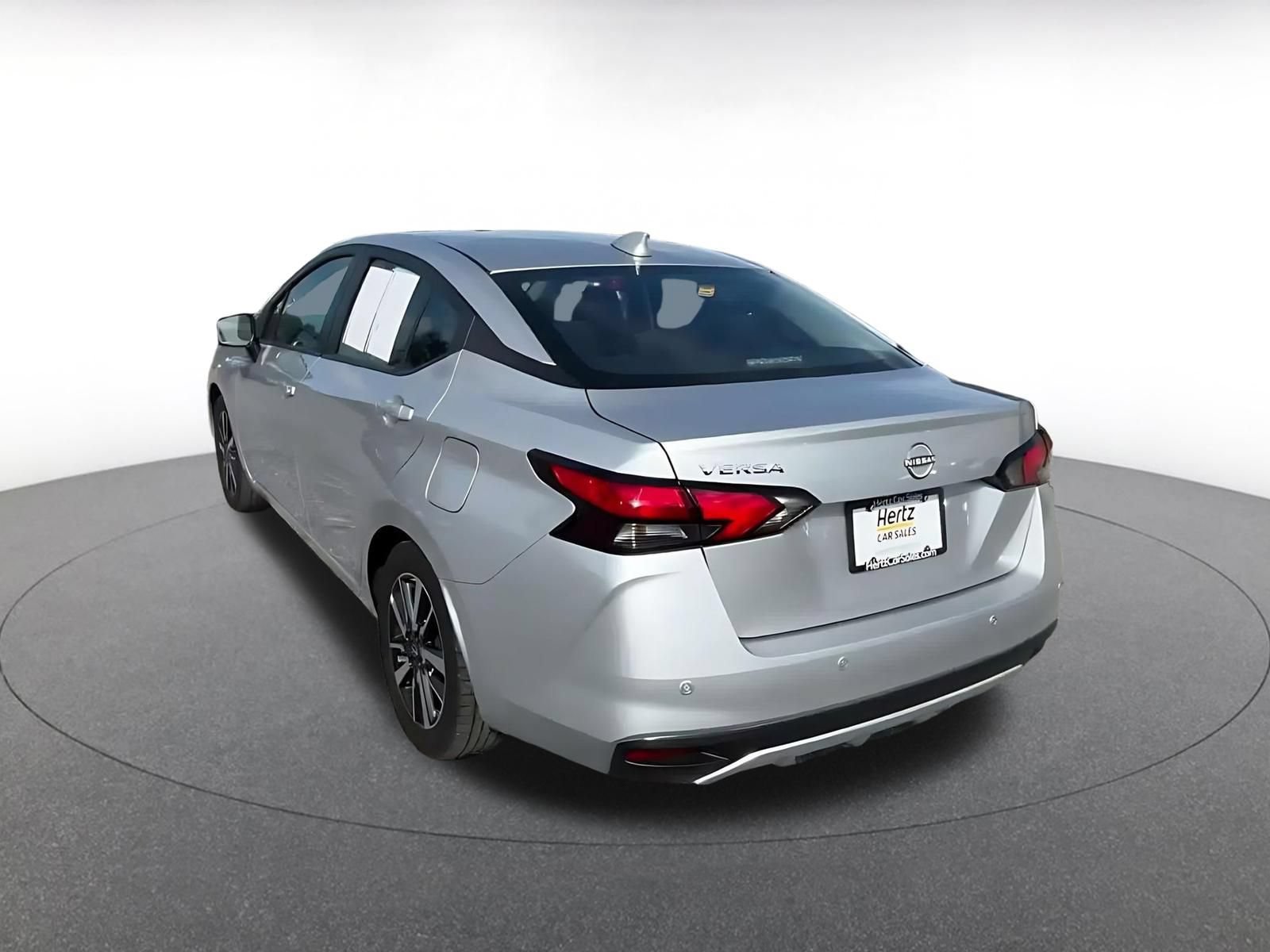 Used 2025 Nissan Versa SV FWD image 10