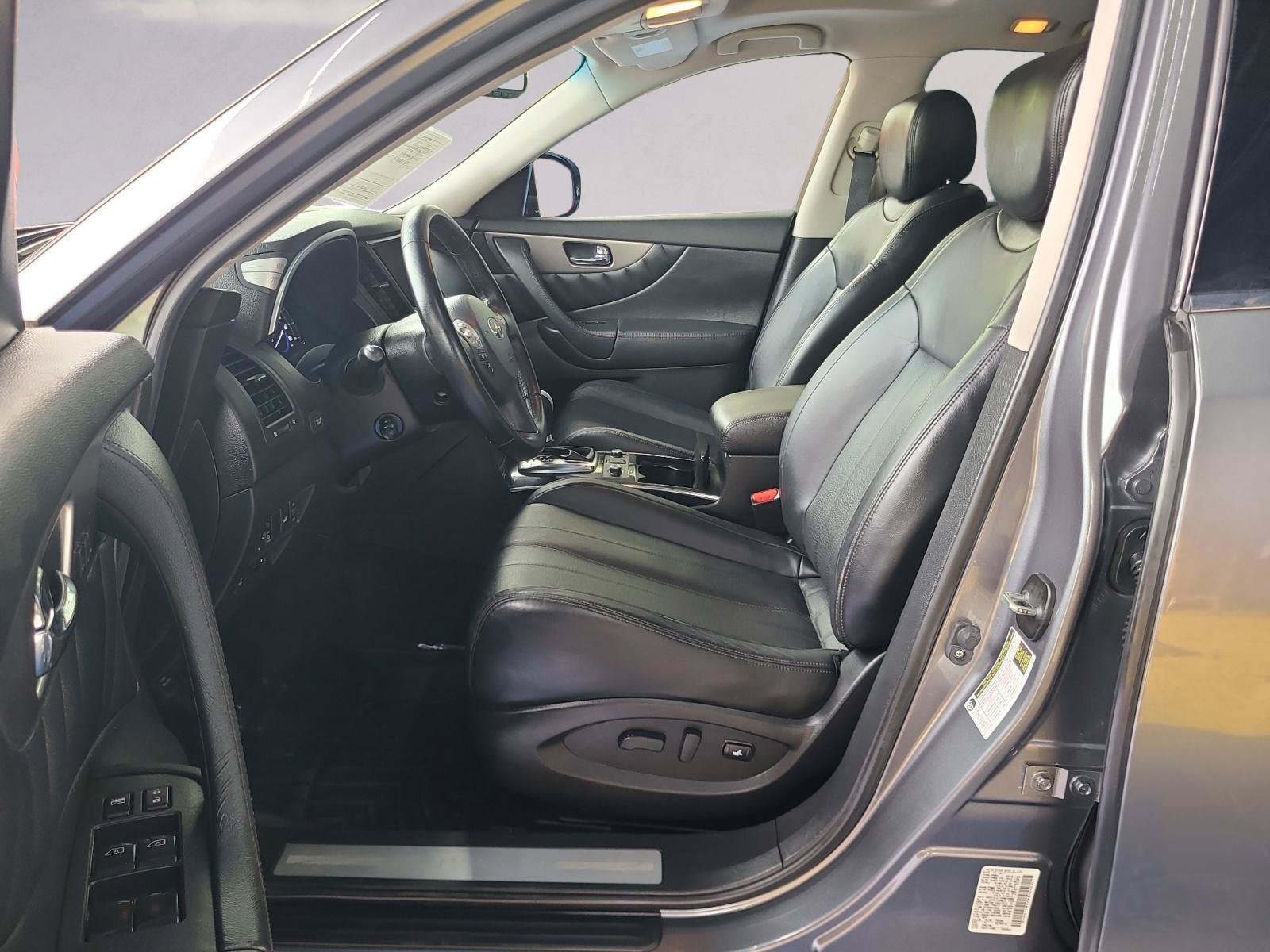 Used 2017 INFINITI QX70 AWD w/ Premium Package image 11