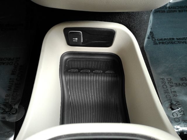 Used 2023 Chrysler Pacifica Touring-L FWD image 51