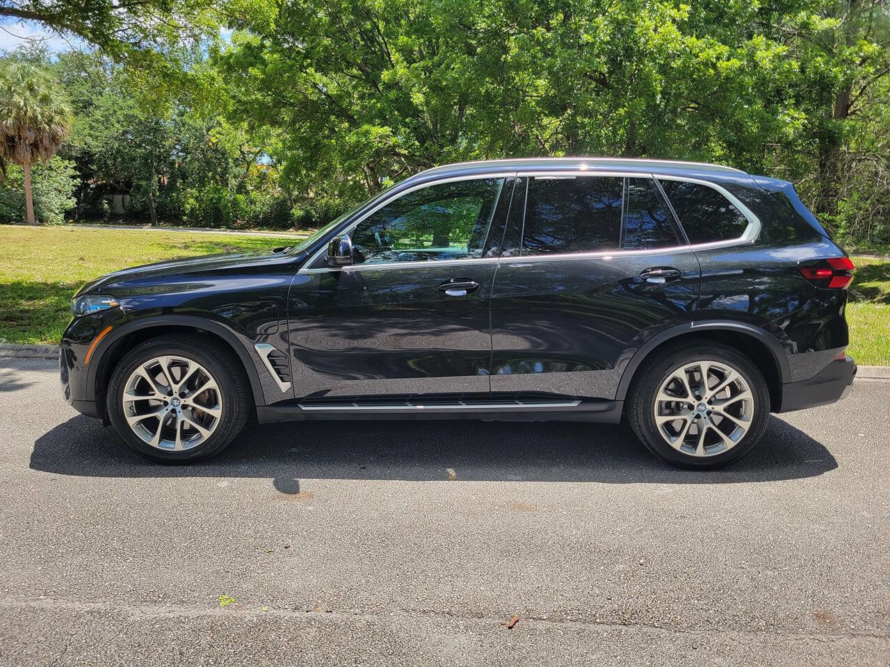 Used 2025 BMW X5 xDrive50e AWD/4WD image 4
