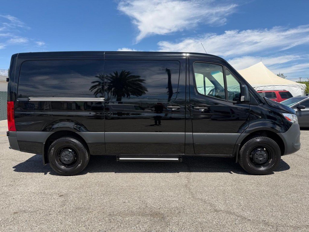 Used 2022 Mercedes-Benz Sprinter 2500 image 4