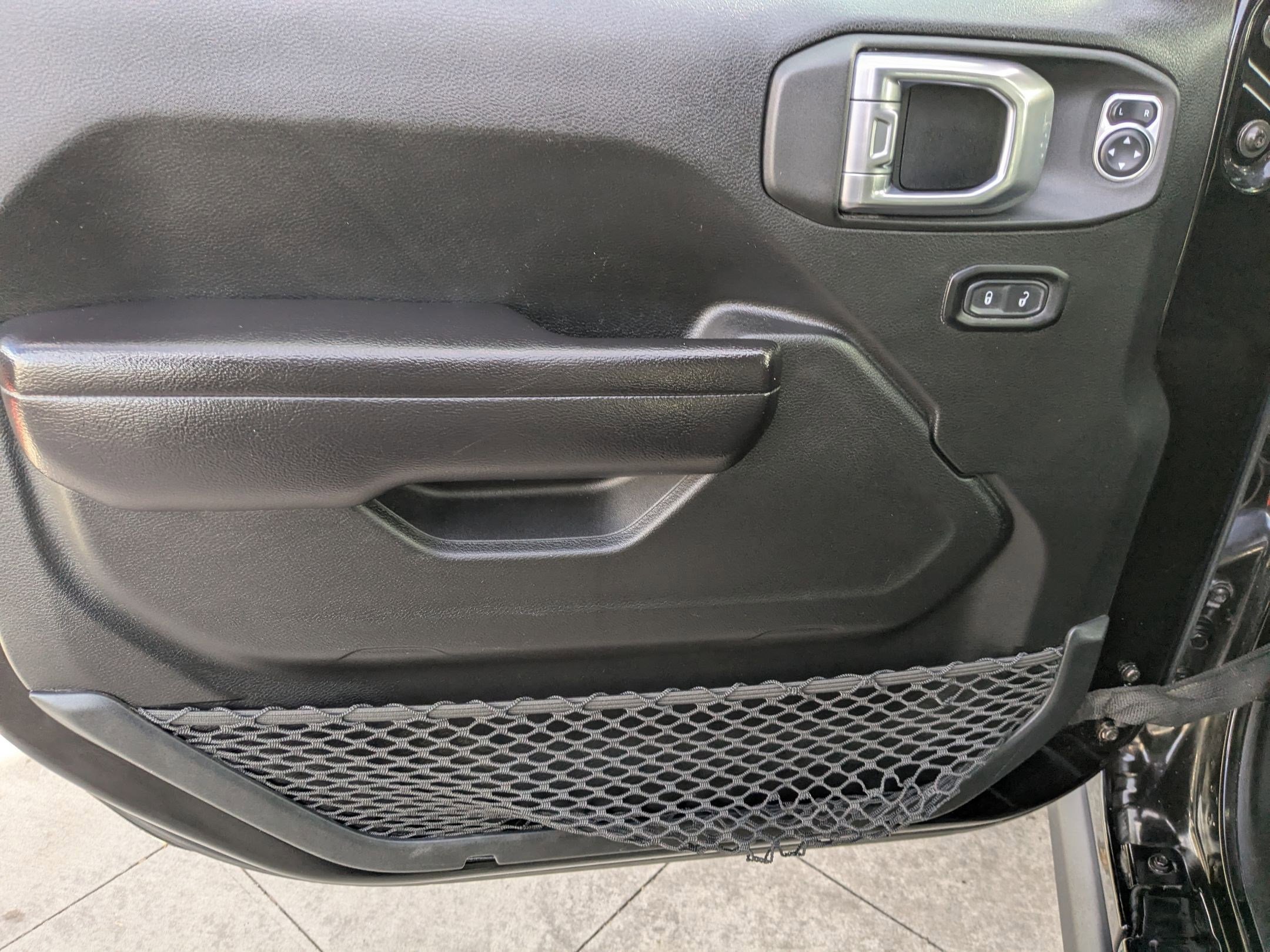 Used 2021 Jeep Gladiator Willys image 14