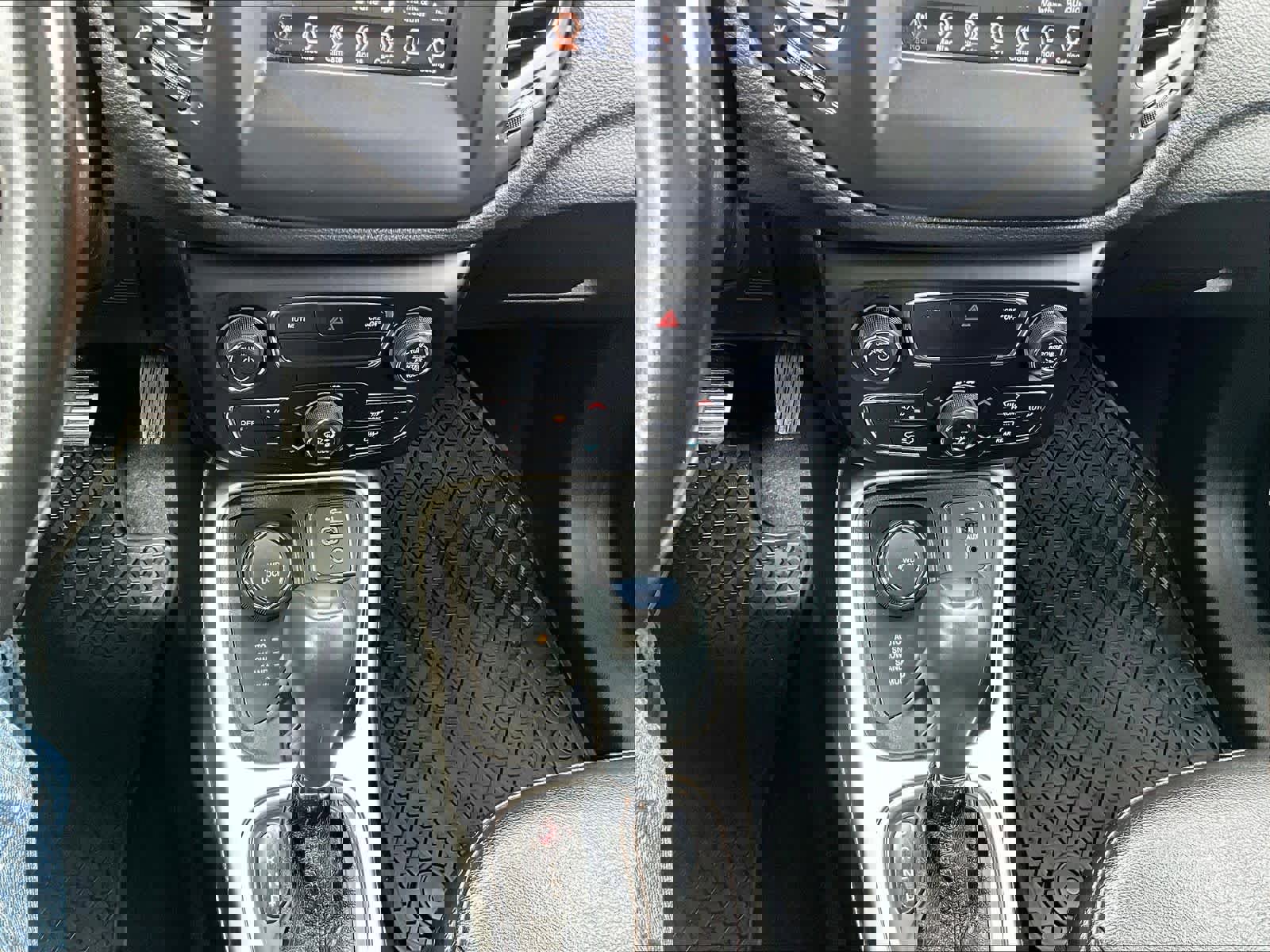 Used 2021 Jeep Compass Latitude w/ Convenience Group image 27