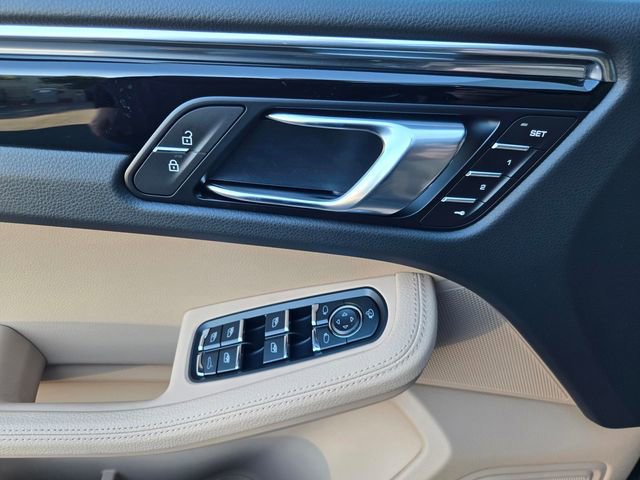 Used 2026 Porsche Macan image 21
