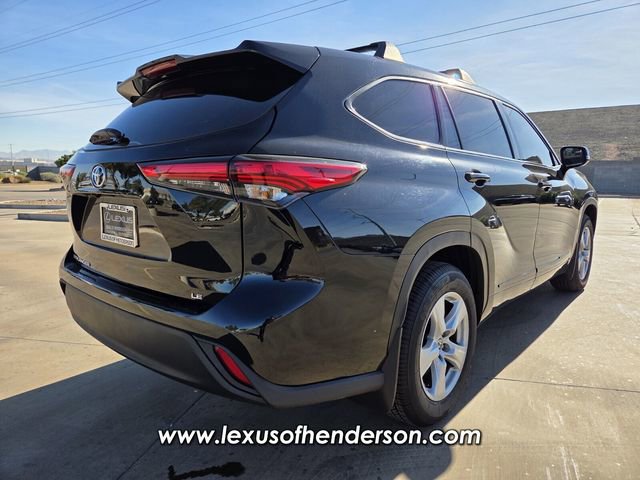 Used 2022 Toyota Highlander LE image 6