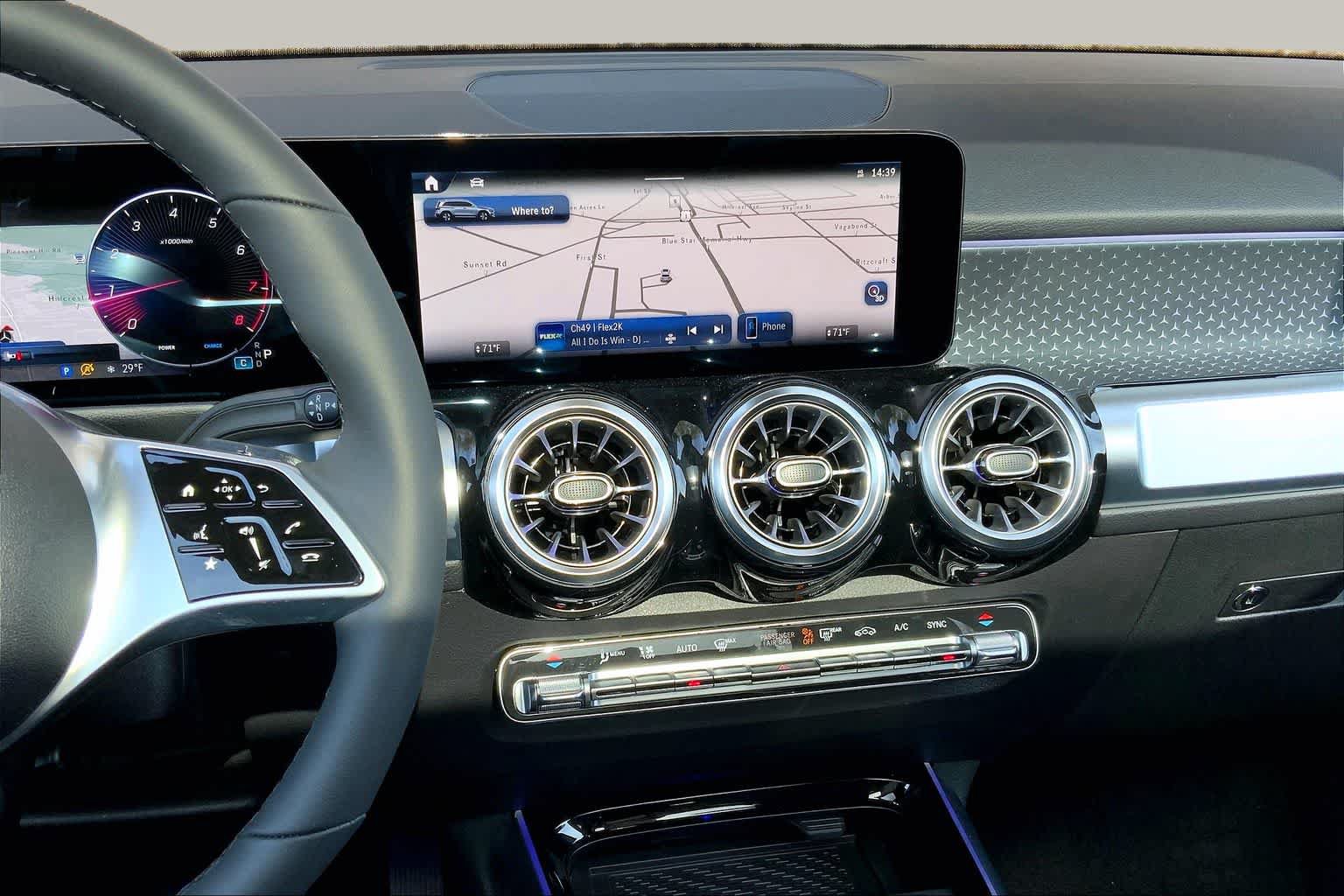 New 2026 Mercedes-Benz GLB 250 4MATIC image 6