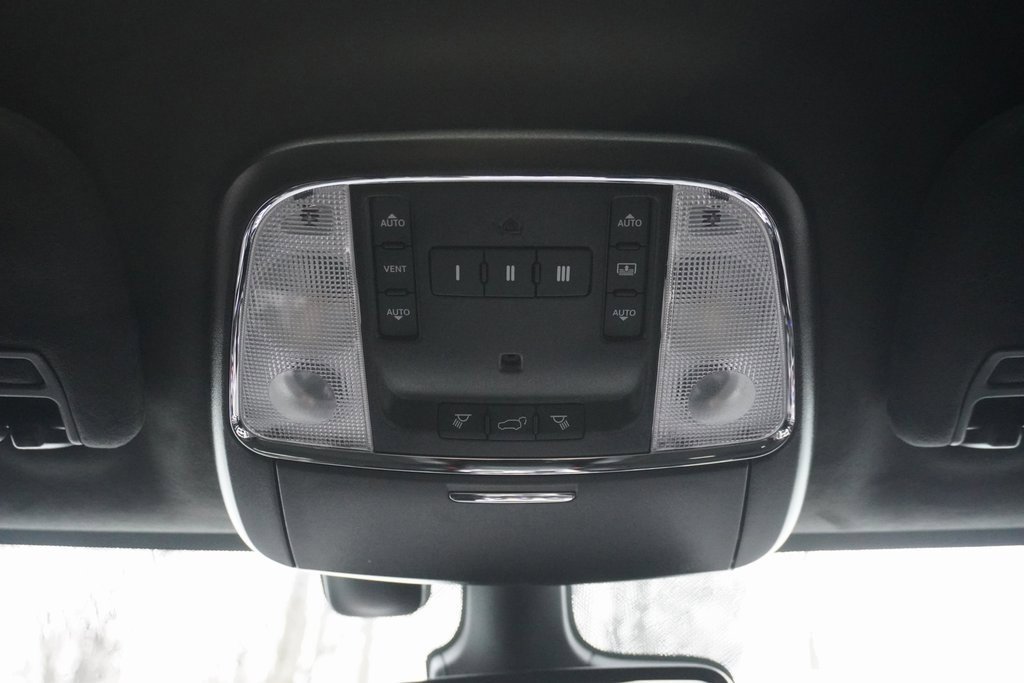 Used 2020 Jeep Grand Cherokee SRT image 22