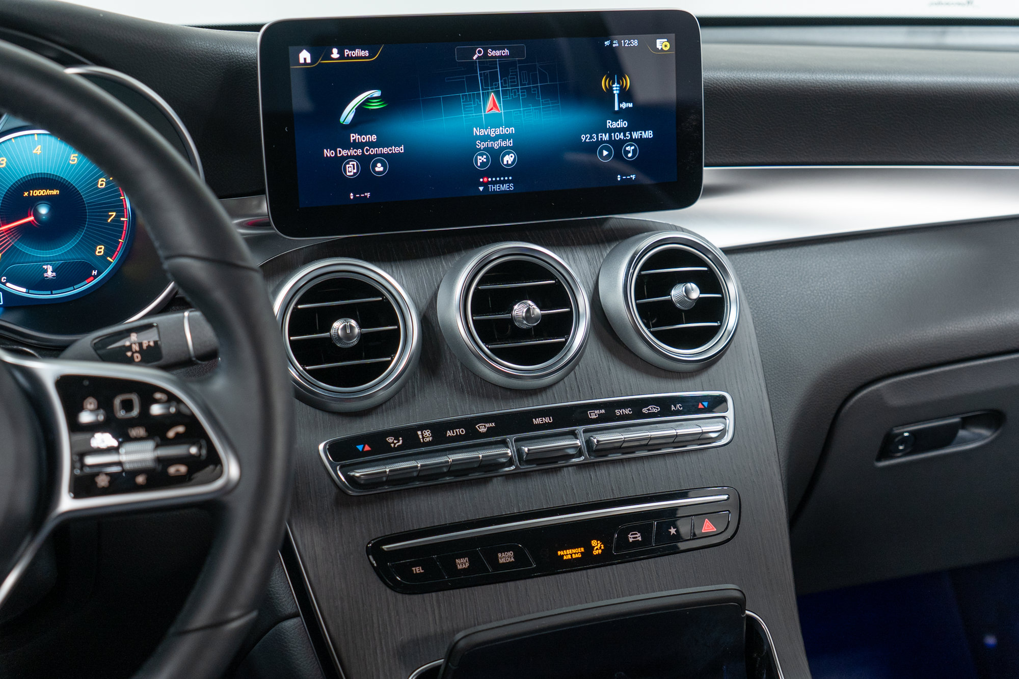 Certified 2022 Mercedes-Benz GLC 300 4MATIC w/ Multimedia Package Lite image 19