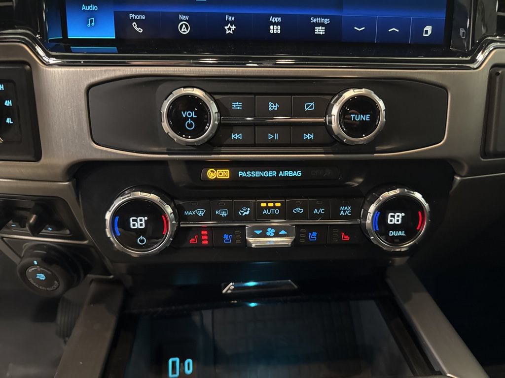 Used 2022 Ford F250 Platinum w/ Tremor Off-Road Package AWD/4WD image 32