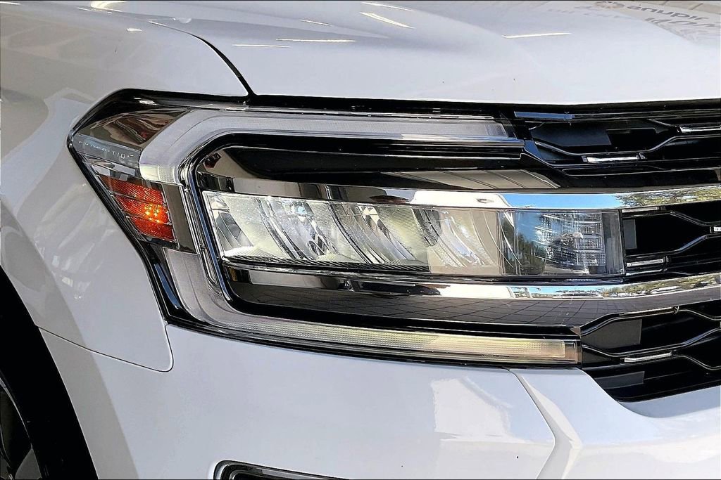 Used 2024 Ford Expedition Limited image 27