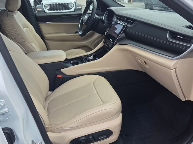 Certified 2024 Jeep Grand Cherokee Limited w/ Luxury Tech Group II image 13