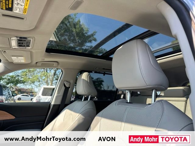 Certified 2024 Toyota Grand Highlander AWD image 30